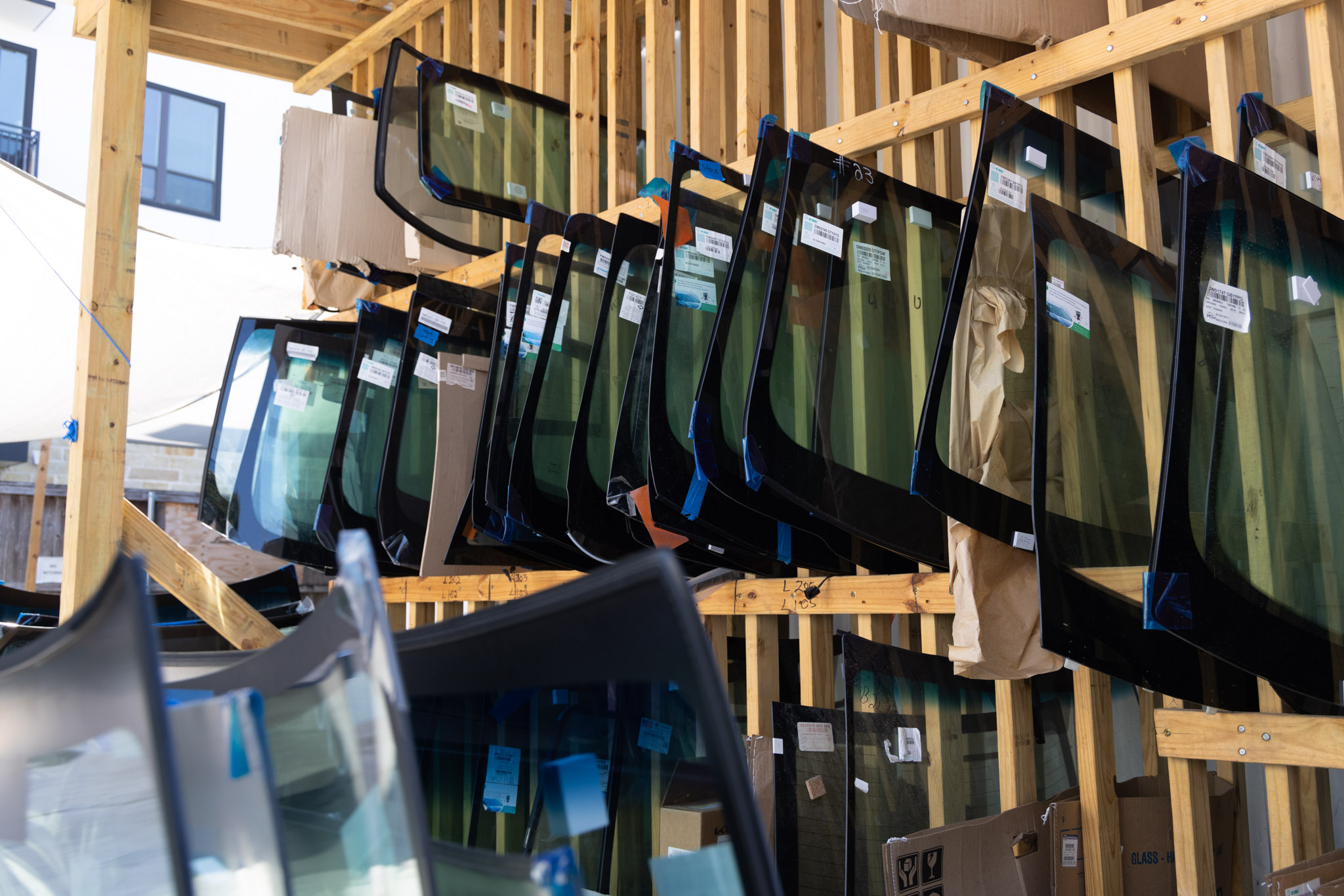 auto glass replacement